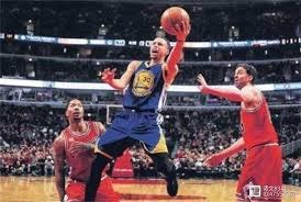 曼联消息人士称，尽管主教练是俱乐部生态系统的核心部分，但他并不凌驾于体系之上，协作性的工作方式和架构对于取得成功至关重要[@TelegraphDucker]。 来源：utdreport