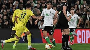 111年耻辱！曼联足总杯一轮游，18岁新星染红，未来一地鸡毛？